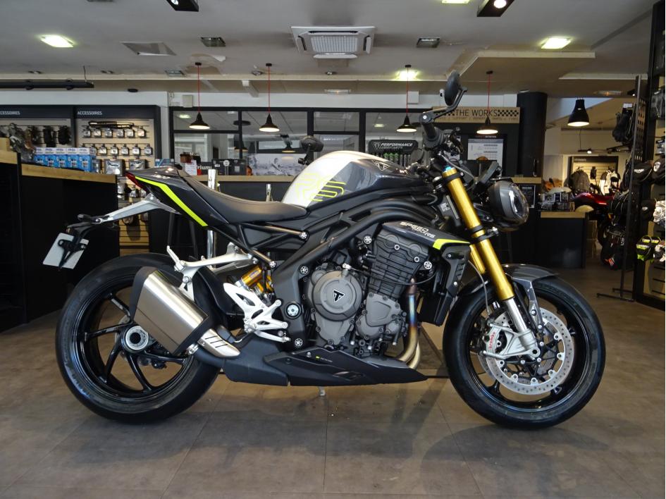 TRIUMPH SPEED TRIPLE 1200 RS
