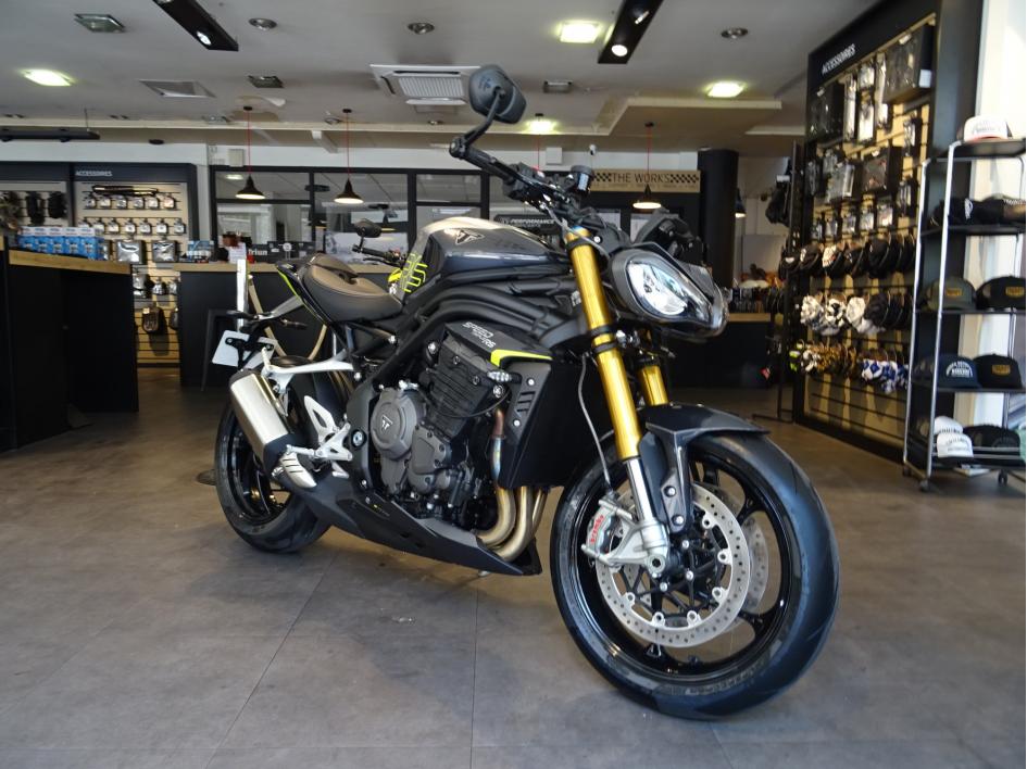 TRIUMPH SPEED TRIPLE 1200 RS