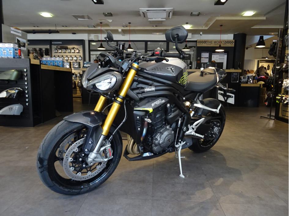 TRIUMPH SPEED TRIPLE 1200 RS