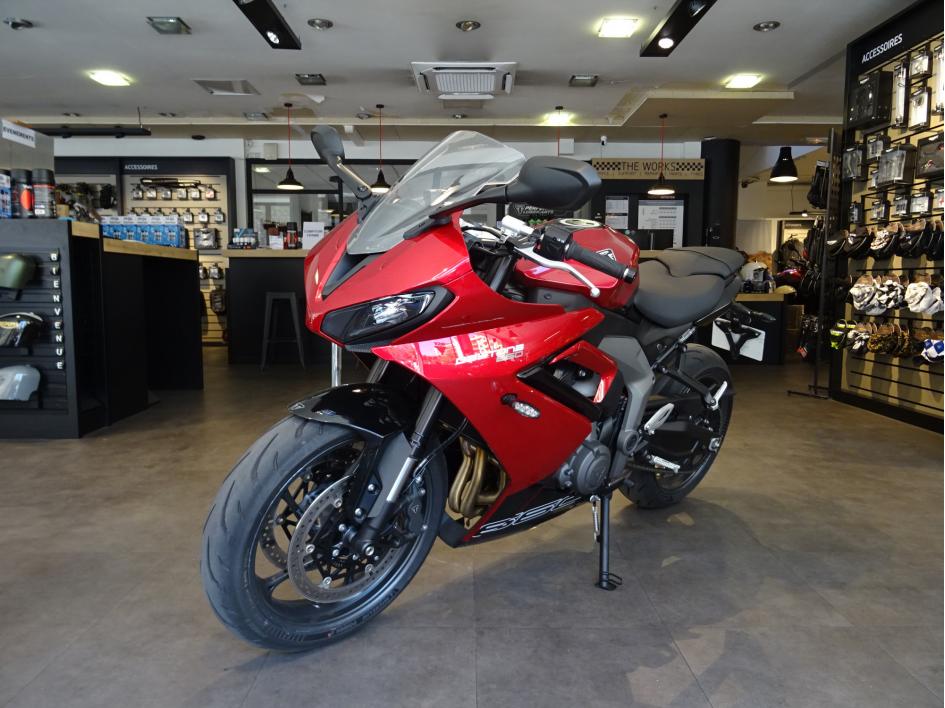 TRIUMPH 	DAYTONA 660