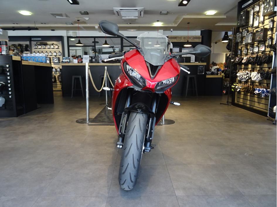 TRIUMPH 	DAYTONA 660