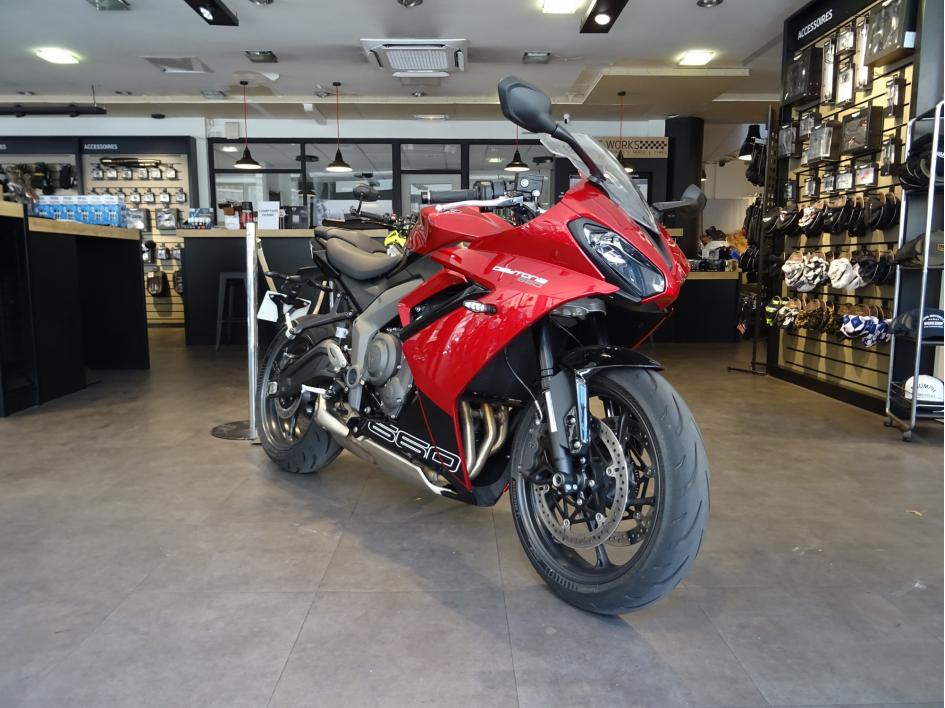 TRIUMPH 	DAYTONA 660