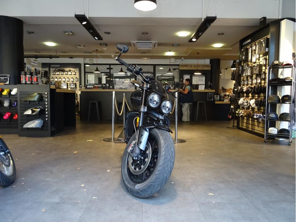 TRIUMPH ROCKET 3 R STORM