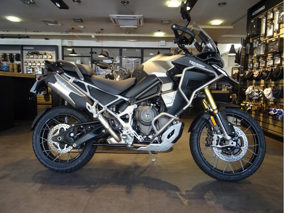 TRIUMPH TIGER 1200 RALLY EXPLORER