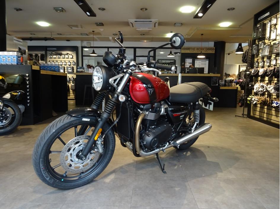 TRIUMPH SPEED TWIN 900