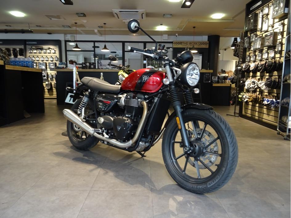 TRIUMPH SPEED TWIN 900