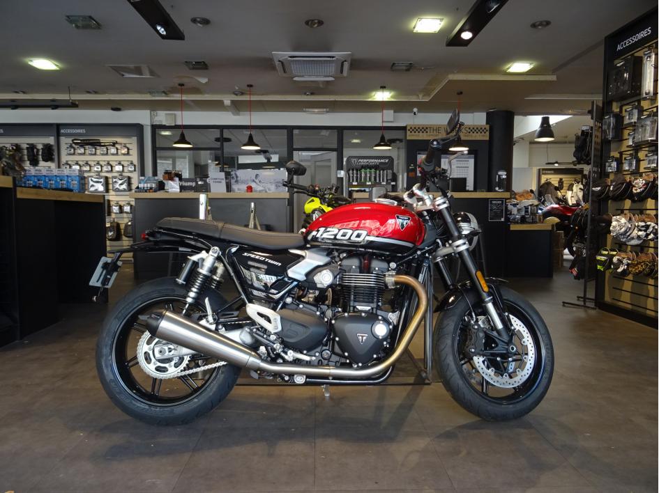 TRIUMPH SPEED TWIN 1200