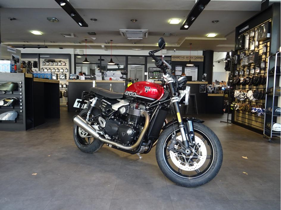 TRIUMPH SPEED TWIN 1200