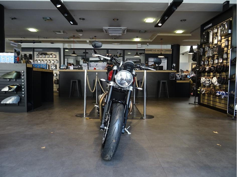 TRIUMPH SPEED TWIN 1200
