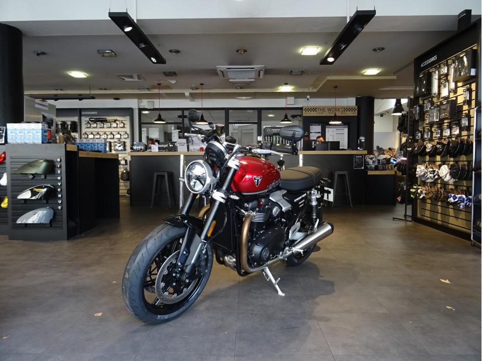 TRIUMPH SPEED TWIN 1200