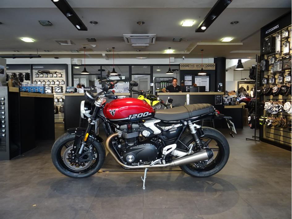 TRIUMPH SPEED TWIN 1200