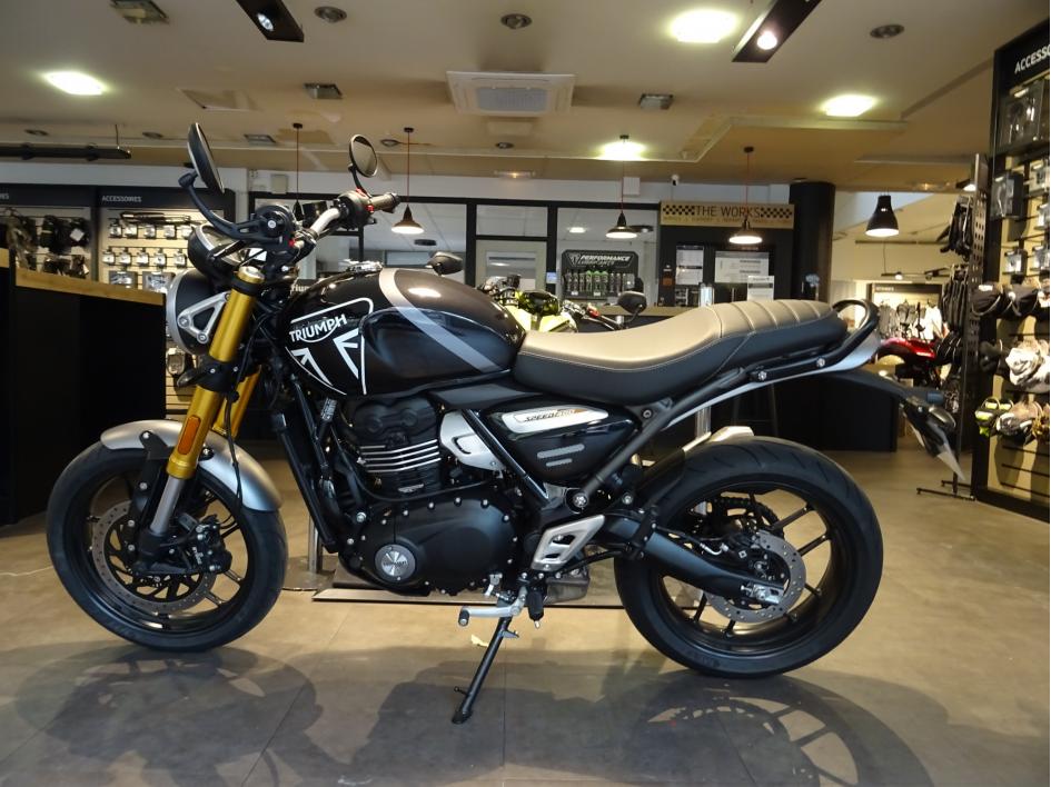TRIUMPH SPEED 400