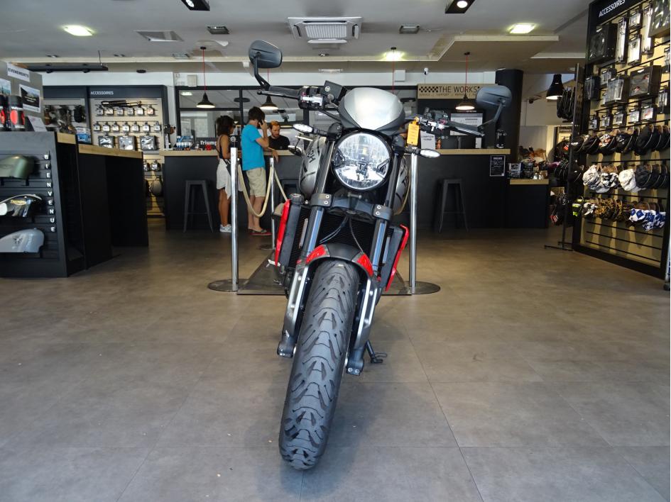 TRIUMPH TRIDENT 660