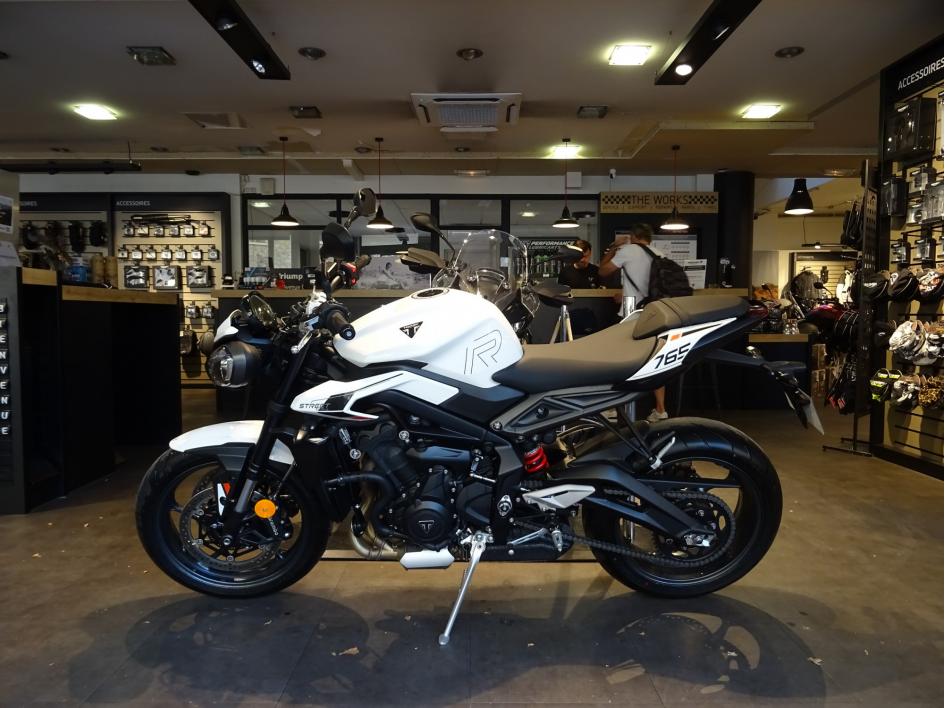 TRIUMPH STREET TRIPLE 765 R A2