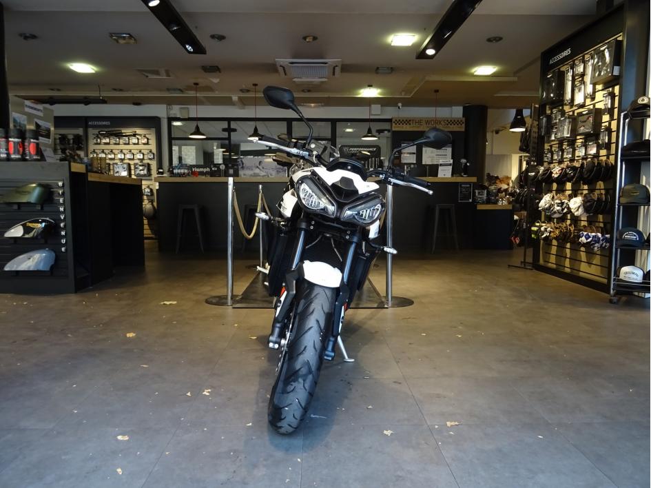 TRIUMPH STREET TRIPLE 765 R A2