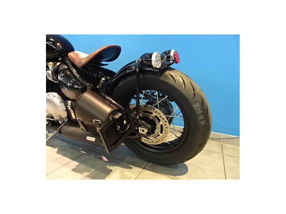 BOBBER 1200 BLACK