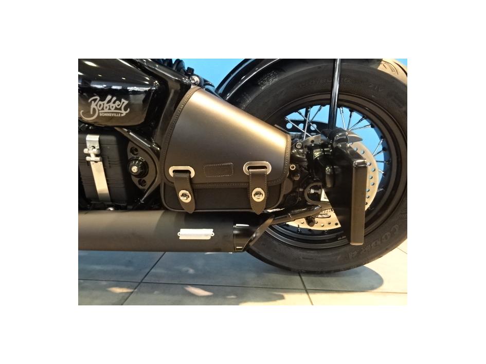 BOBBER 1200 BLACK
